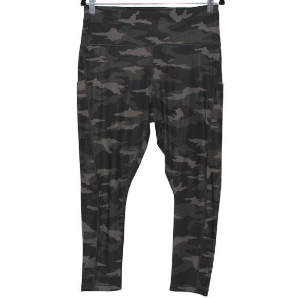 Athleta Pants - Athleta Ultimate Stash Pocket Camo 7/8 Tight Olive Size 1x NWT
